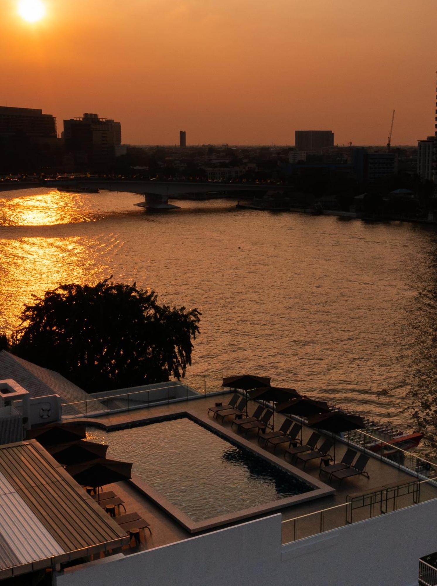 The Standardx, Bangkok Phra Arthit Hotel Exterior photo